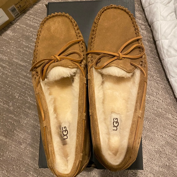 men's ugg slippers size 10